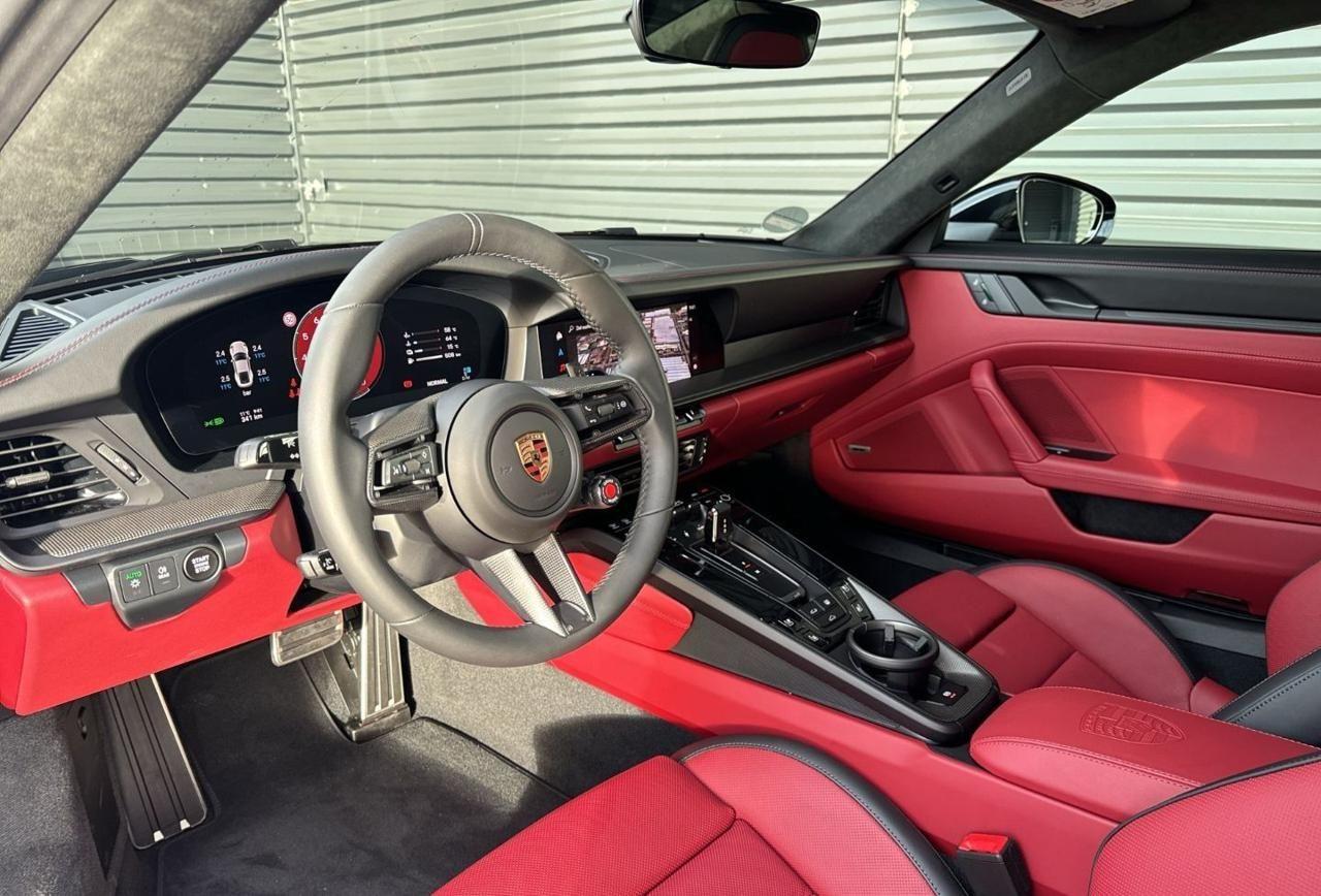 PORSCHE 992 2.0 Carrera 4 GTS*Pelle-Tetto-Bose-Finanz*