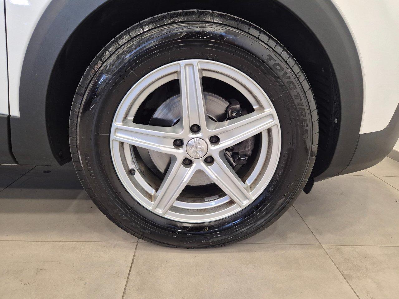 Peugeot 3008 1.6 bluehdi Access 120cv - UNIPROPRIETARIO - NEOPATENTATI - Sens. Park. - Cruise/Lim