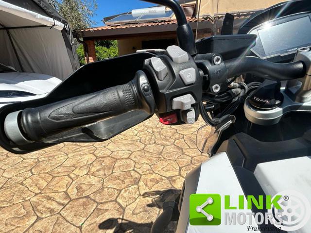 TRIUMPH Tiger 1200 XRt .