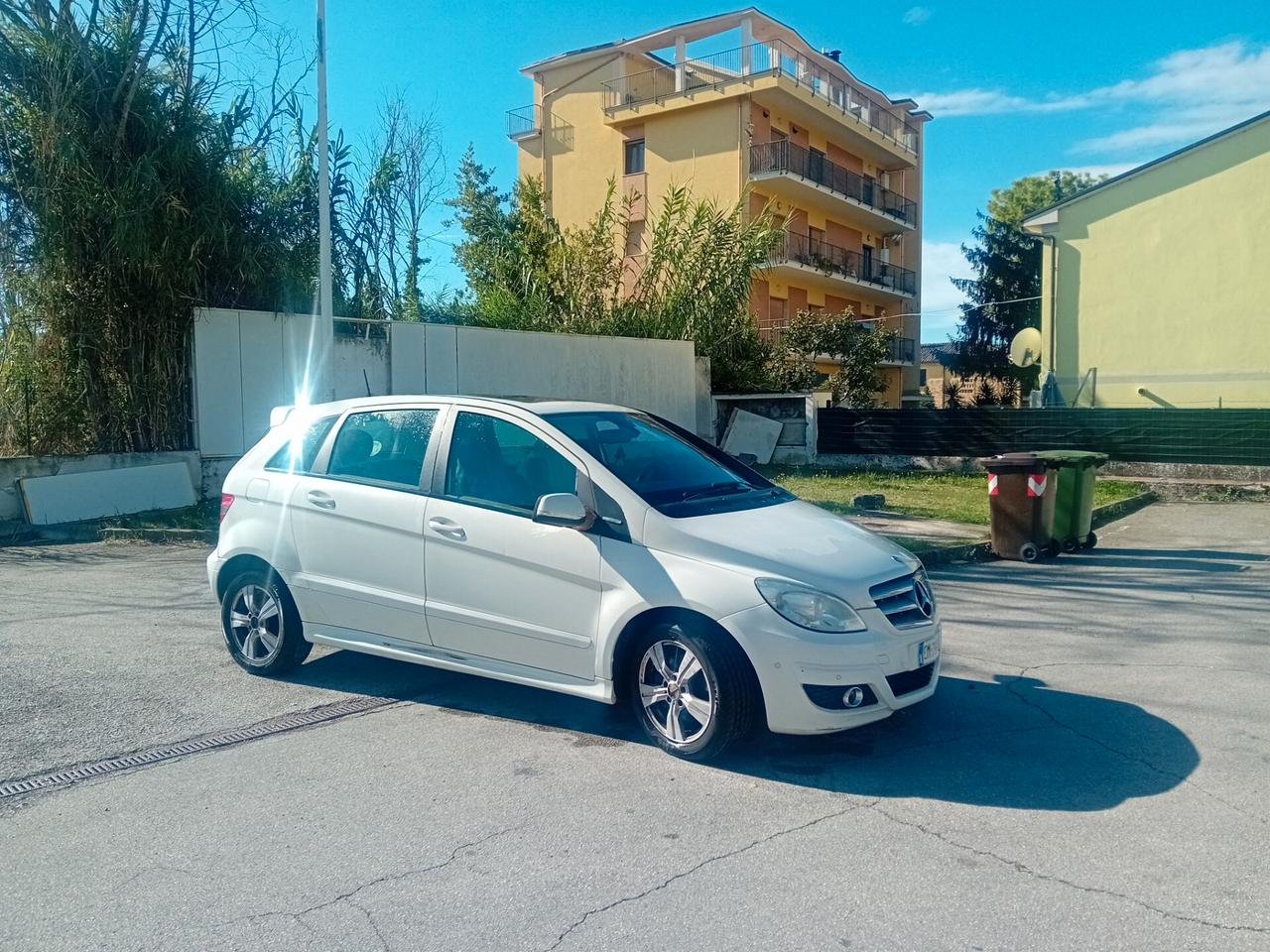 Mercedes-benz B 200 180 NGT BlueEFFICIENCY