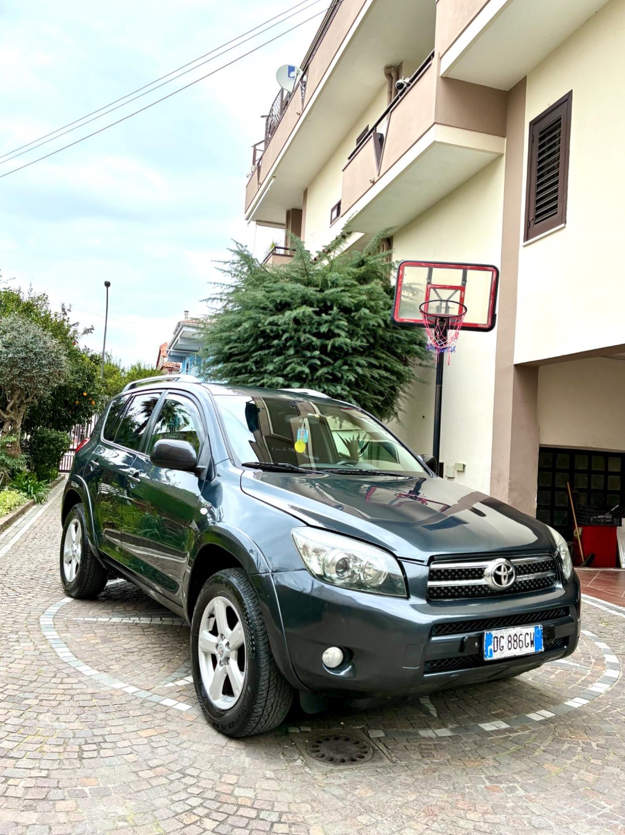 Toyota RAV 4 RAV4 2.2 D-4D 177 CV Luxury