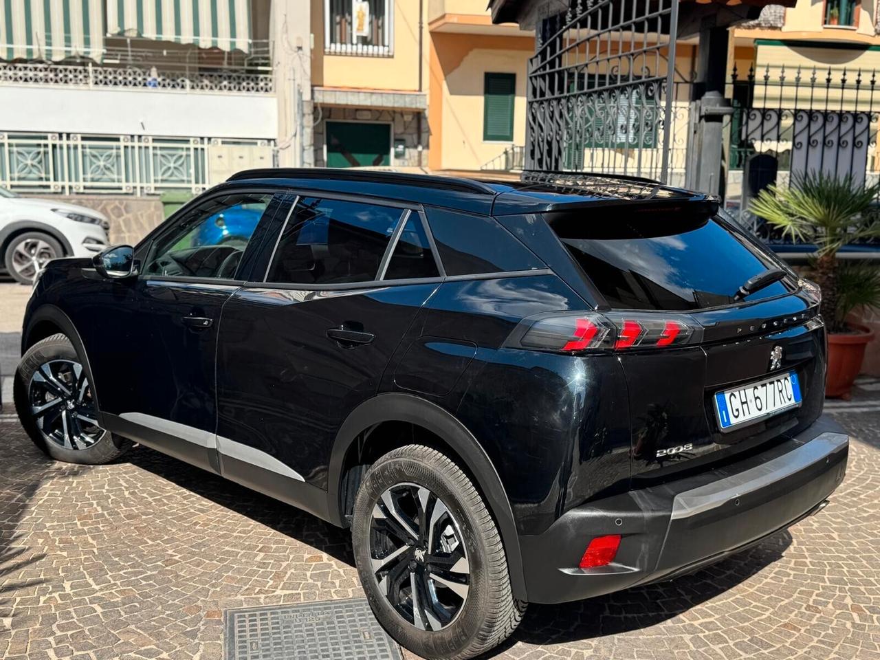 Peugeot 2008 BlueHDi 130 S&S EAT8 Allure