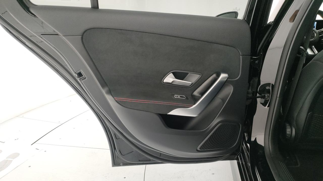 Mercedes-Benz A 180 d AMG Line Premium auto