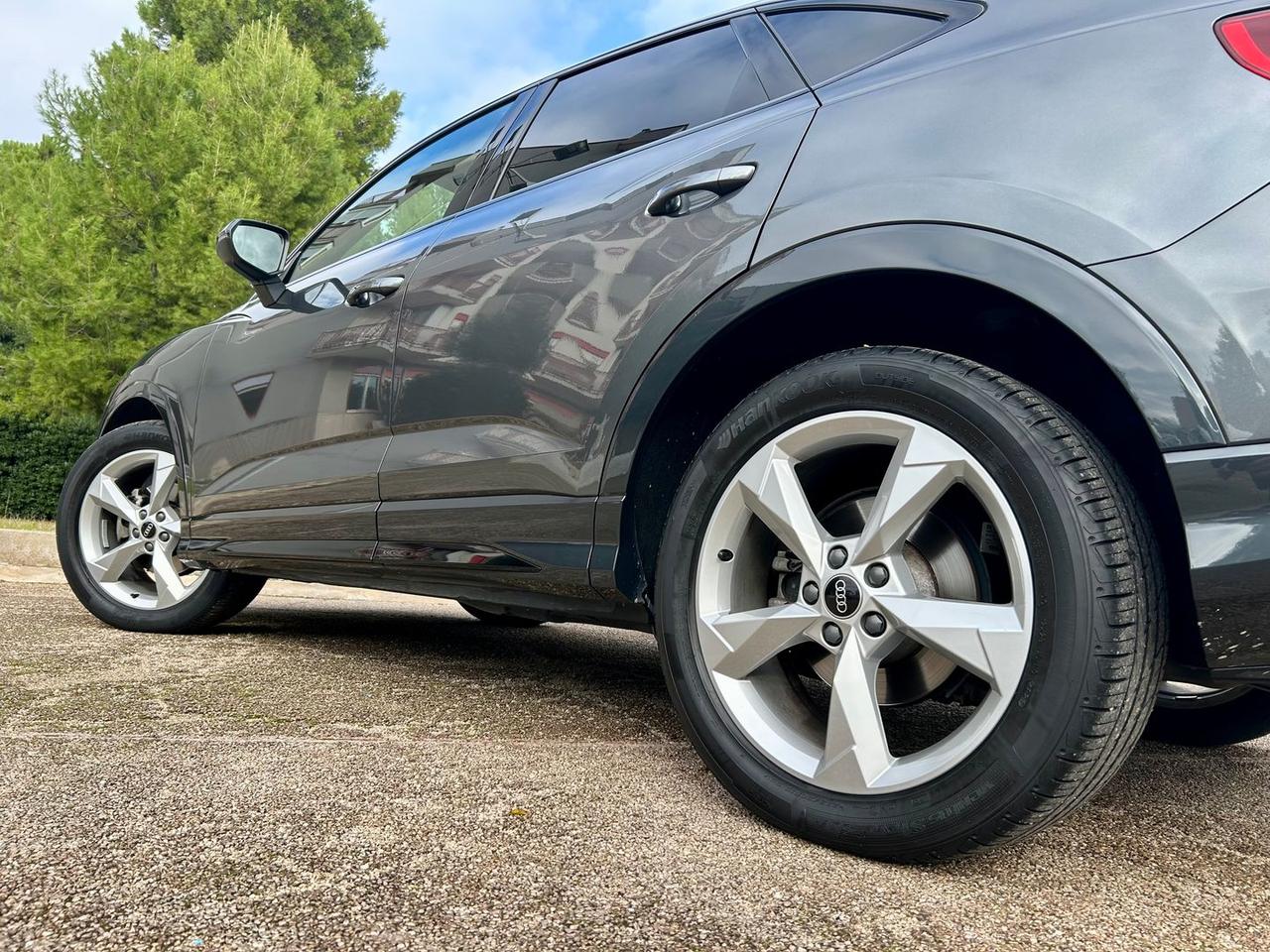 Audi Q3 S-Line 2.0 35 TDI #8354