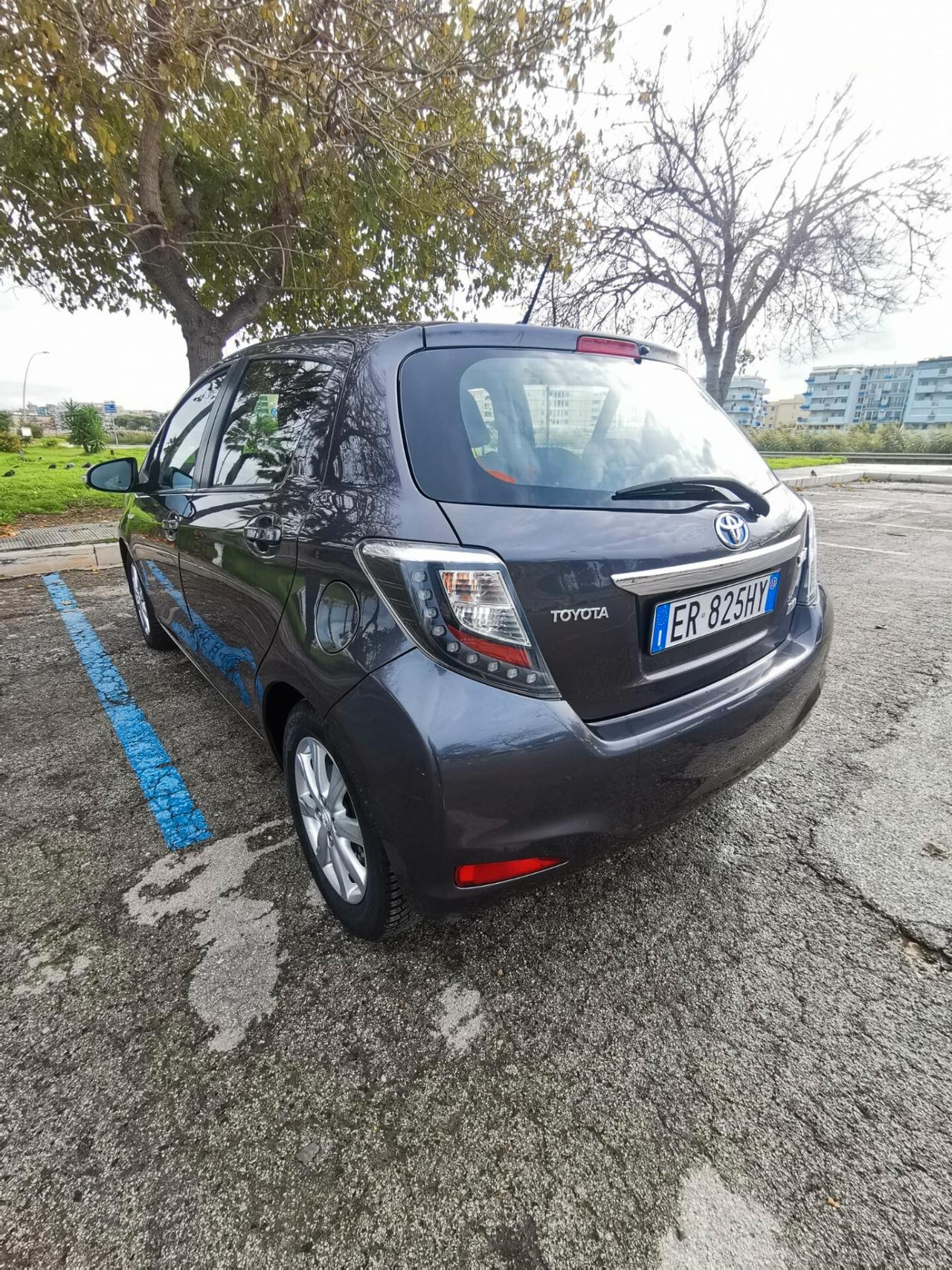 Toyota Yaris 1.5 Hybrid 5P. Lounge 2013