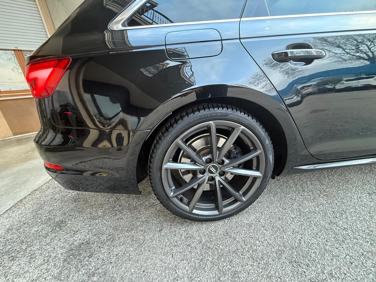 Audi A4 S-Line Avant 3.0 TDI quattro S tronic