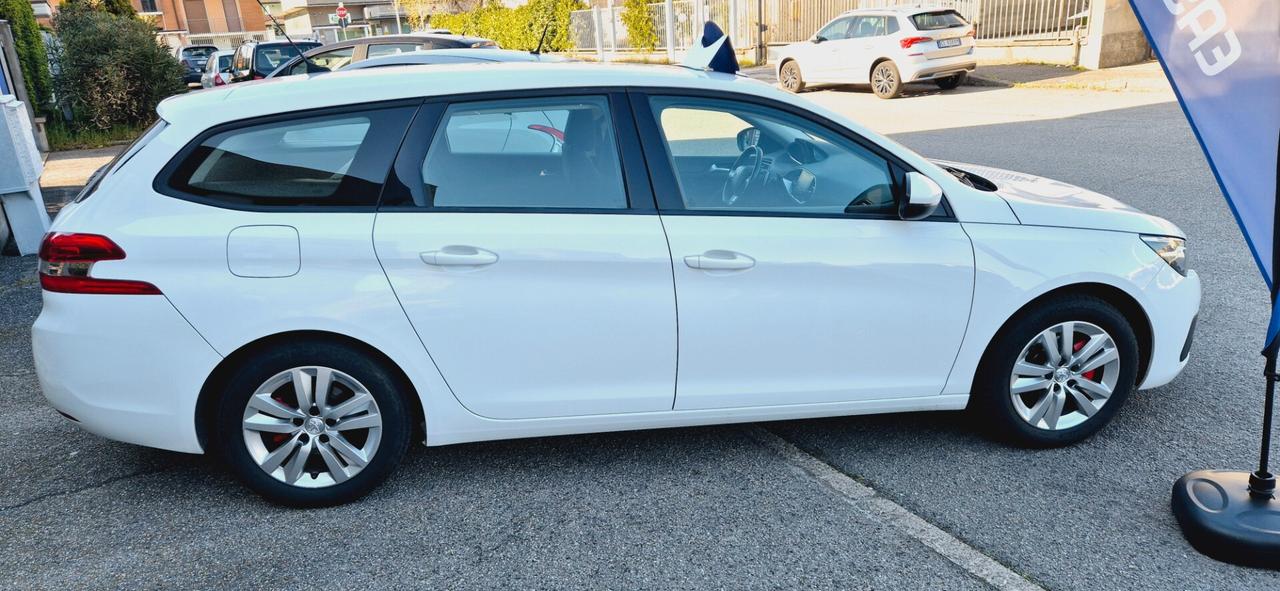 Peugeot 308 BlueHDi 130 S&S EAT8 Business