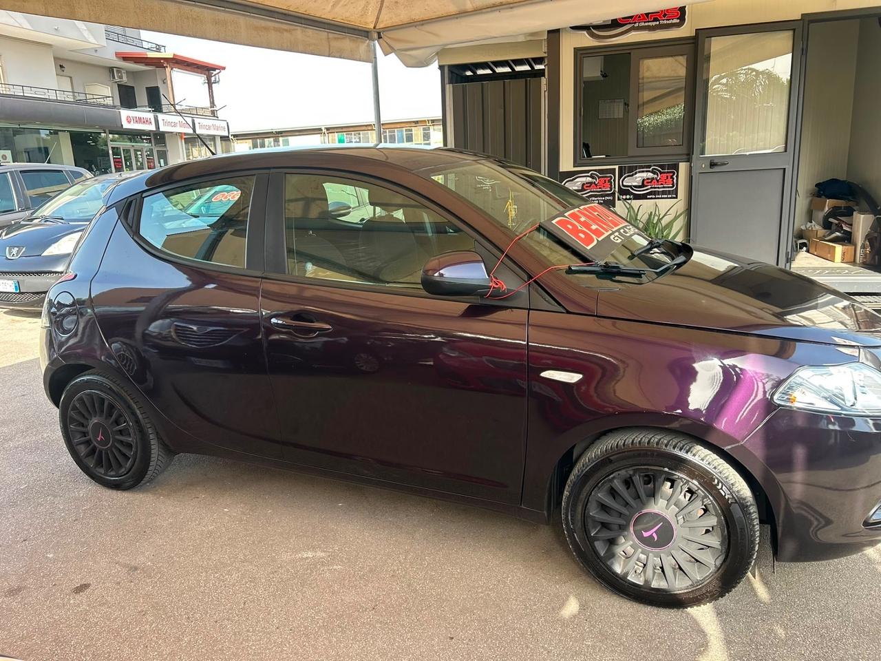 Lancia Ypsilon 1.2 69 CV 5 porte Platinum