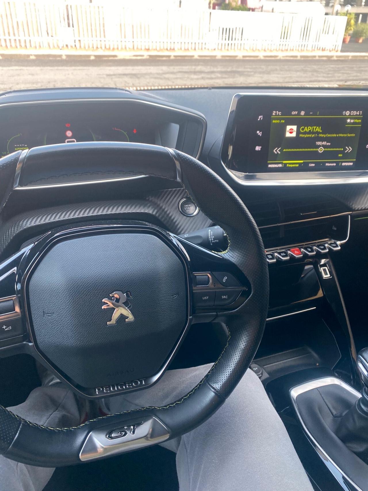 Peugeot 2008 PureTech 130 S&S GT