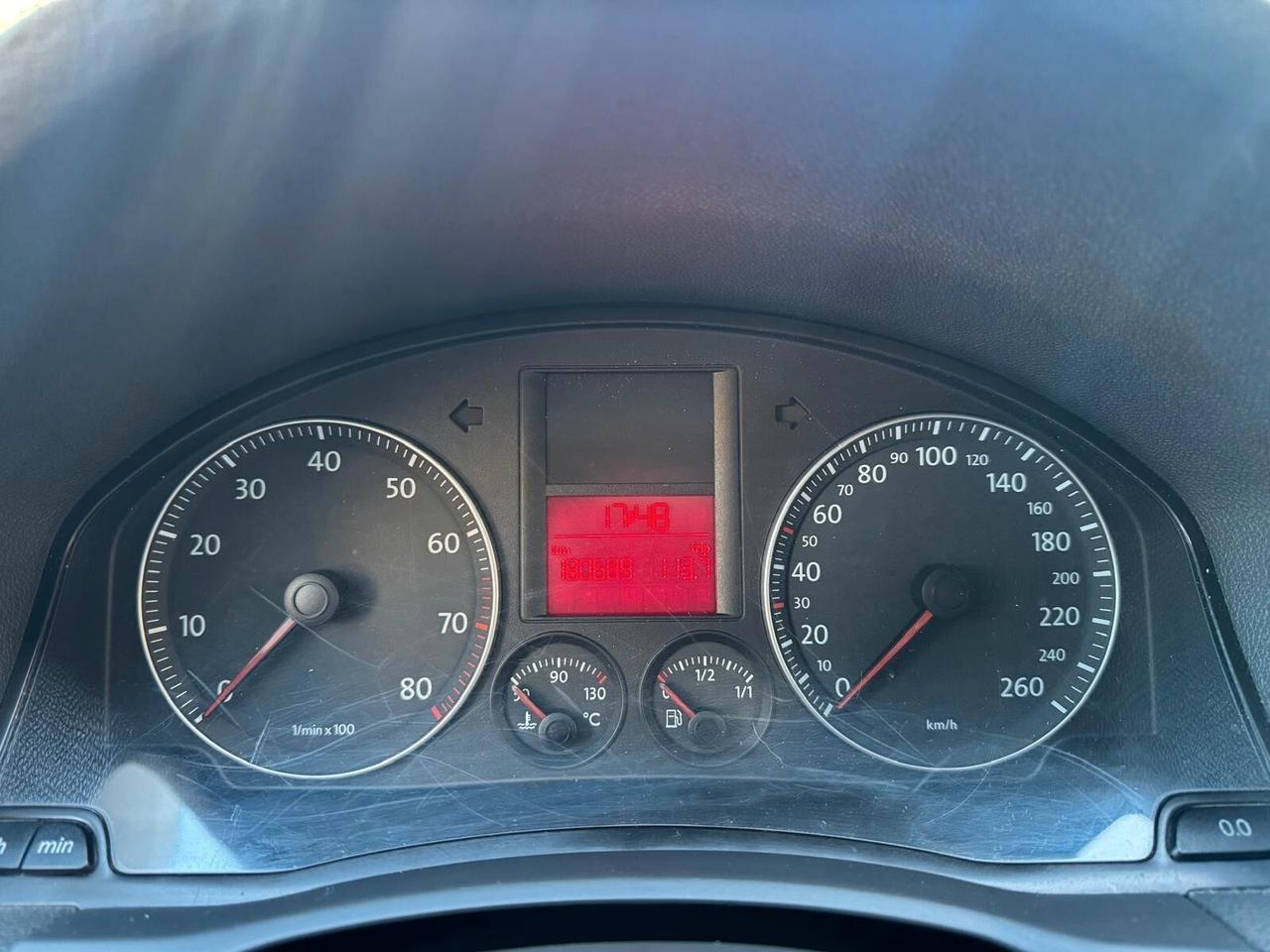VW GOLF 1.6 16V FSI 5p. NEOPATENTATI