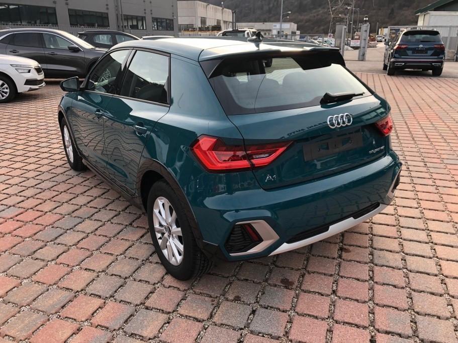 Audi A1 citycarver 25 TFSI Identity Contrast