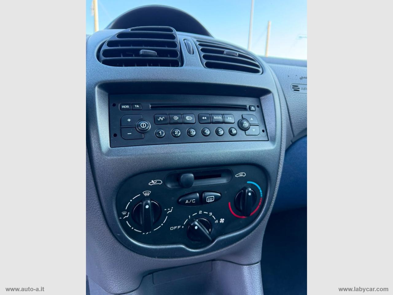 PEUGEOT 206 1.1 5p. S