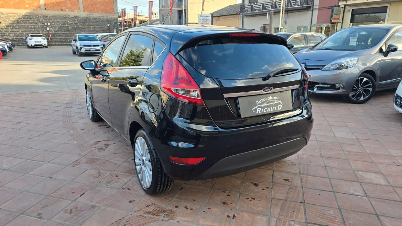 Ford Fiesta 1.4 TDCi 68CV 5 porte Titanium