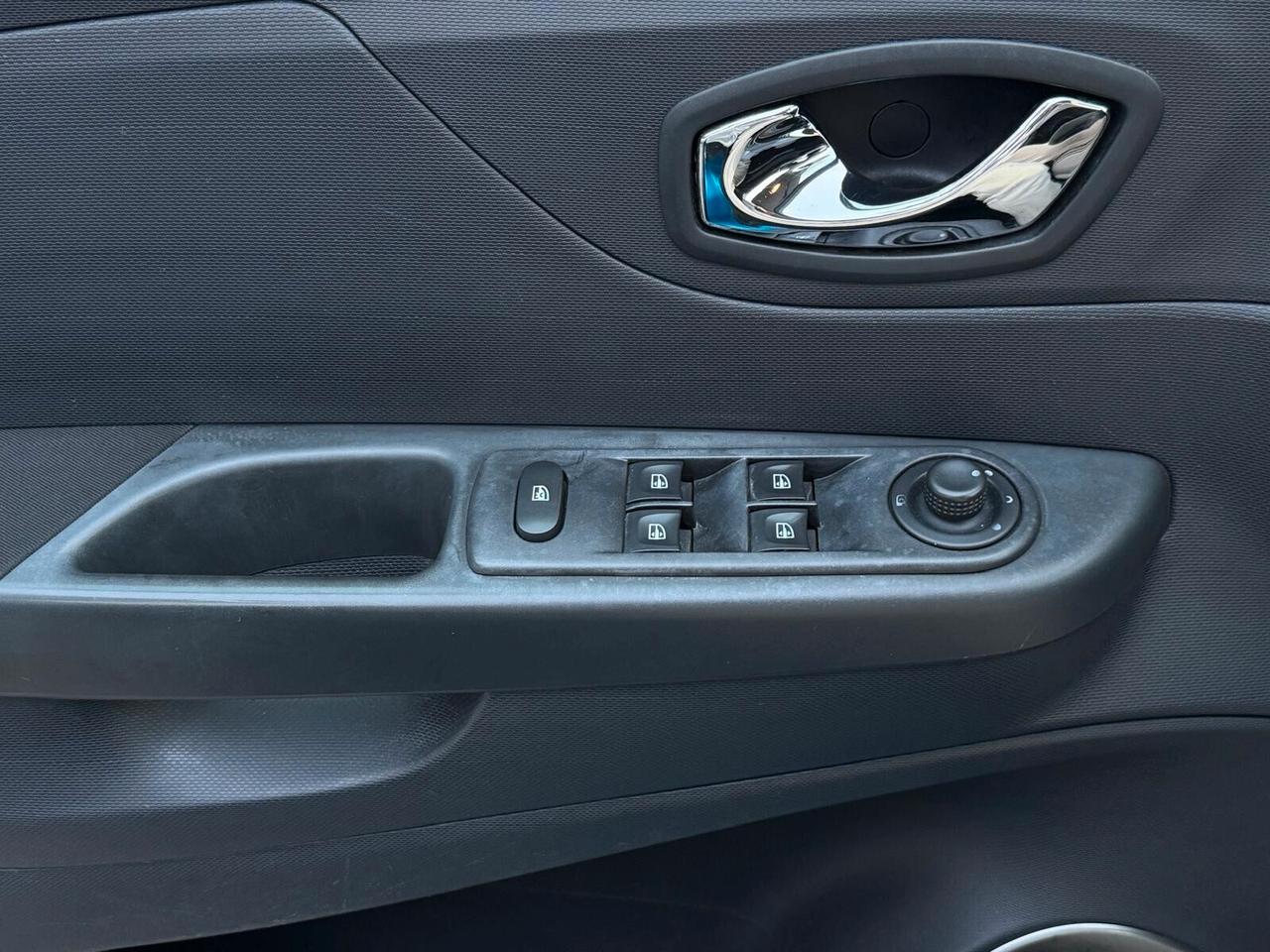 RENAULT CAPTUR 0.9 BENZ S&S 90CV 130000KM