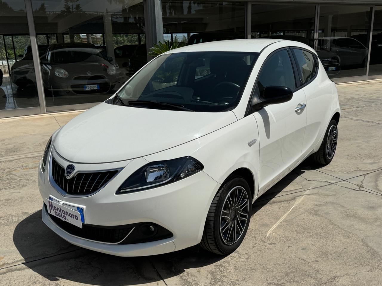 Lancia Ypsilon 1.0 FireFly 5 porte S&S Hybrid Ecochic G old