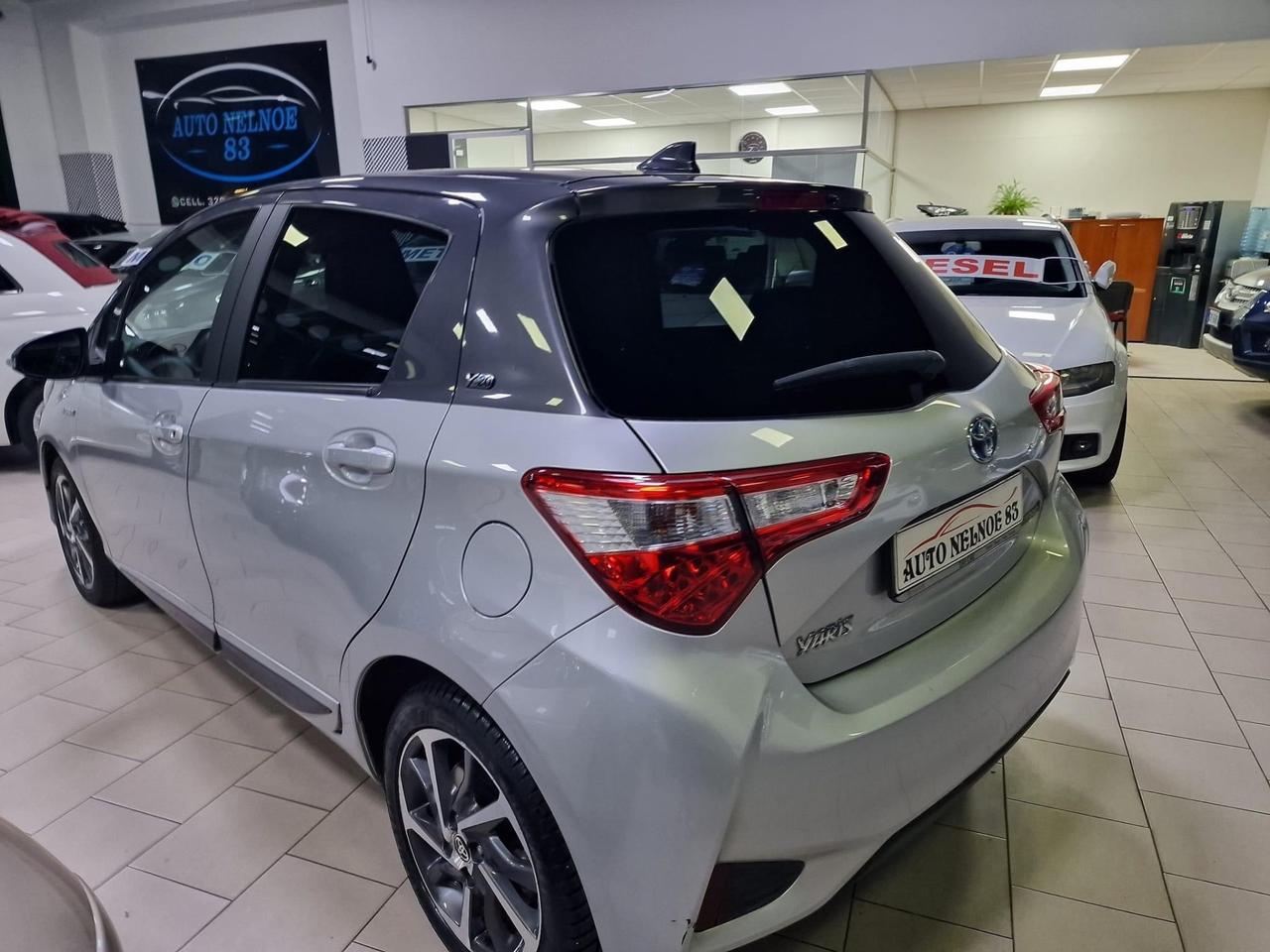 Toyota Yaris 1.5 Hybrid 5 porte Business