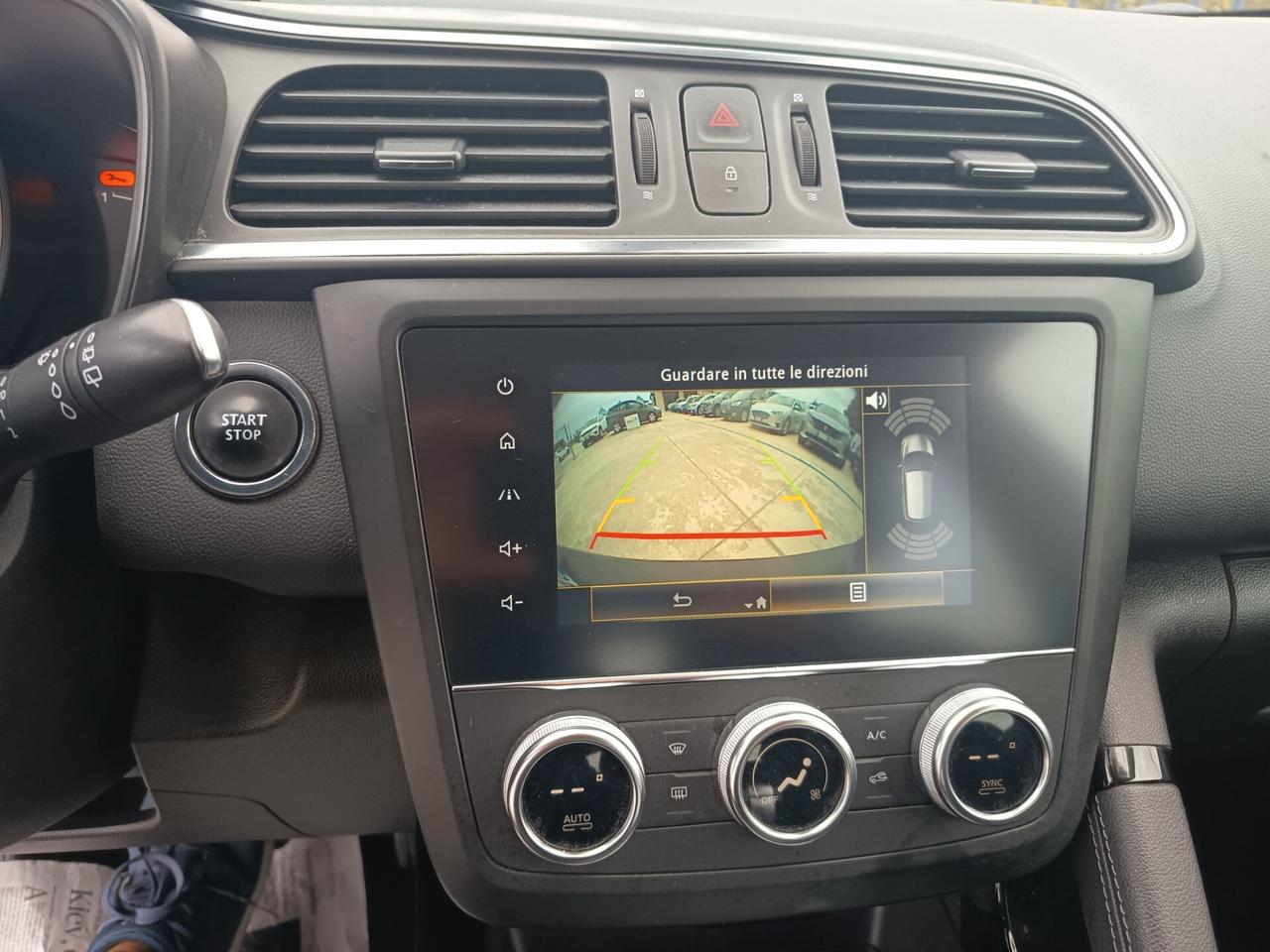 Renault Kadjar Blue dCi 8V 115CV EDC Autocarro 5 posti