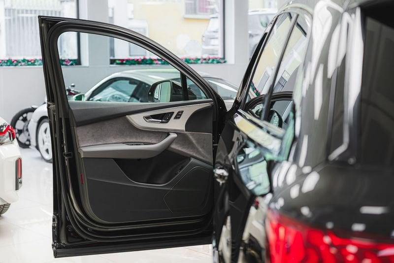 Audi Q7 AUDI Q7 S- LINE *7 POSTI*