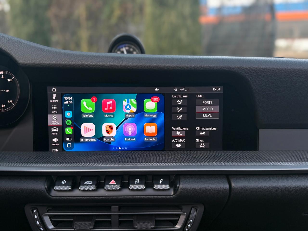 Porsche 911 992 Carrera 4 Cabrio auto