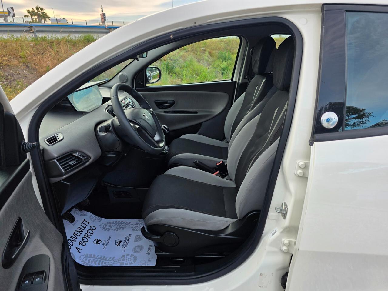 Lancia Ypsilon 1.2 69 CV 5 porte GPL Ecochic Silver