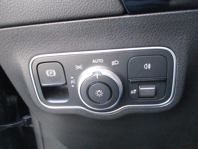 MERCEDES-BENZ B 180 Automatic Progressive Navi/Led/Camera