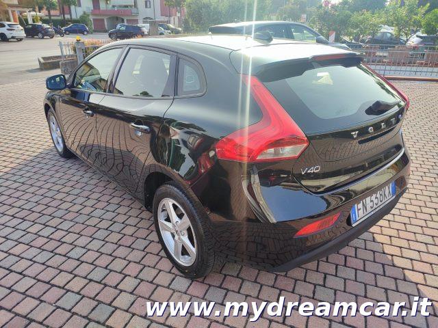 VOLVO V40 D3 Geartronic Momentum