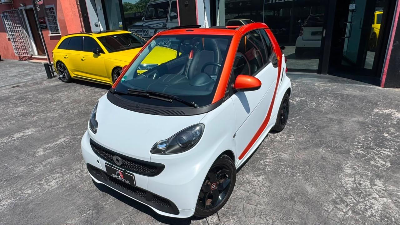 Smart fortwo cabrio SERVOSTERZO 1.0 mhd 84cv FLASH LIGHT NAVIGATORE PELLE NERA