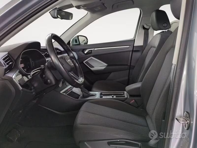 Audi Q3 35 TDI S tronic Business