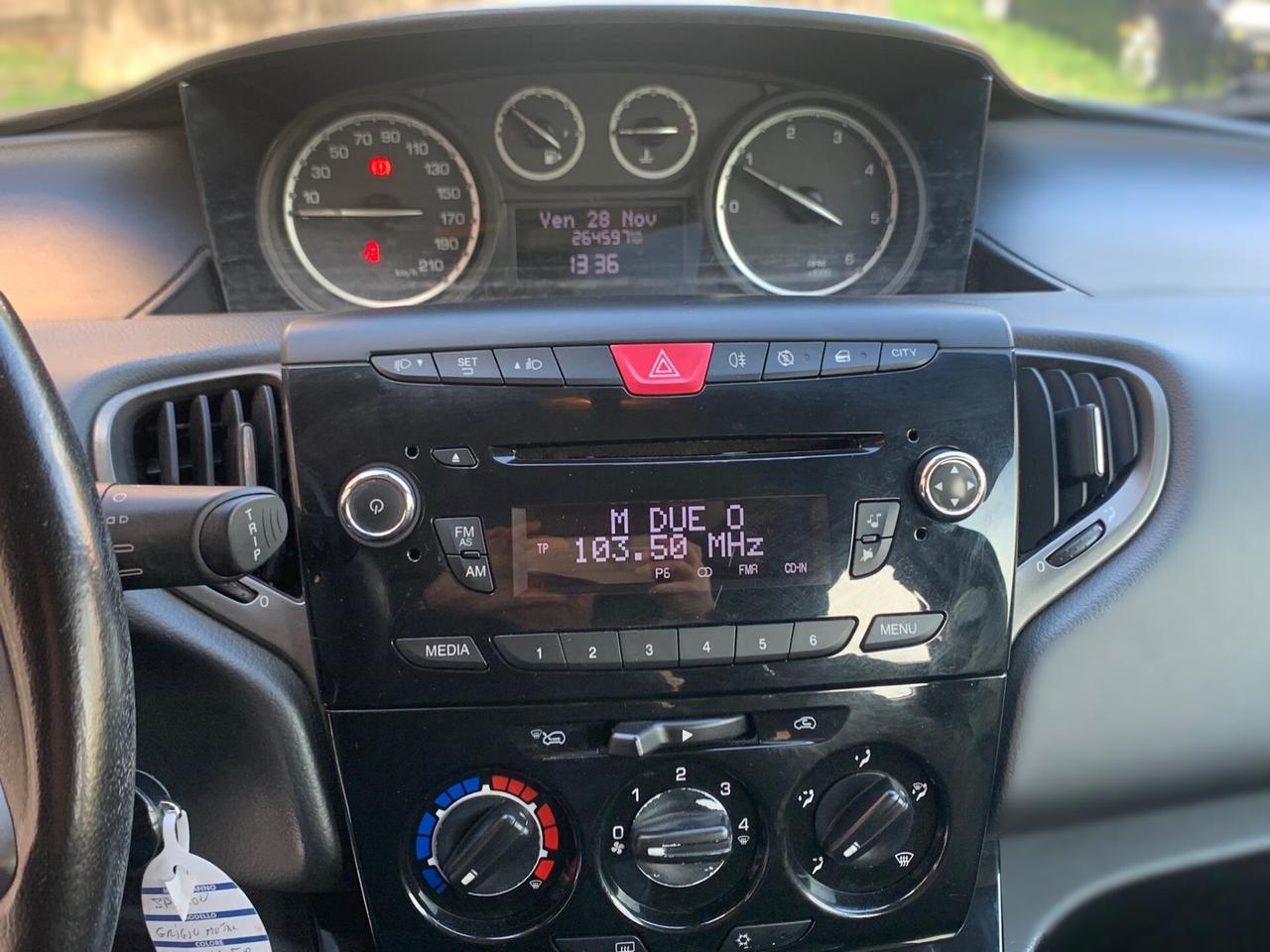 Lancia Ypsilon 1.3 MJT 75 CV Platinum