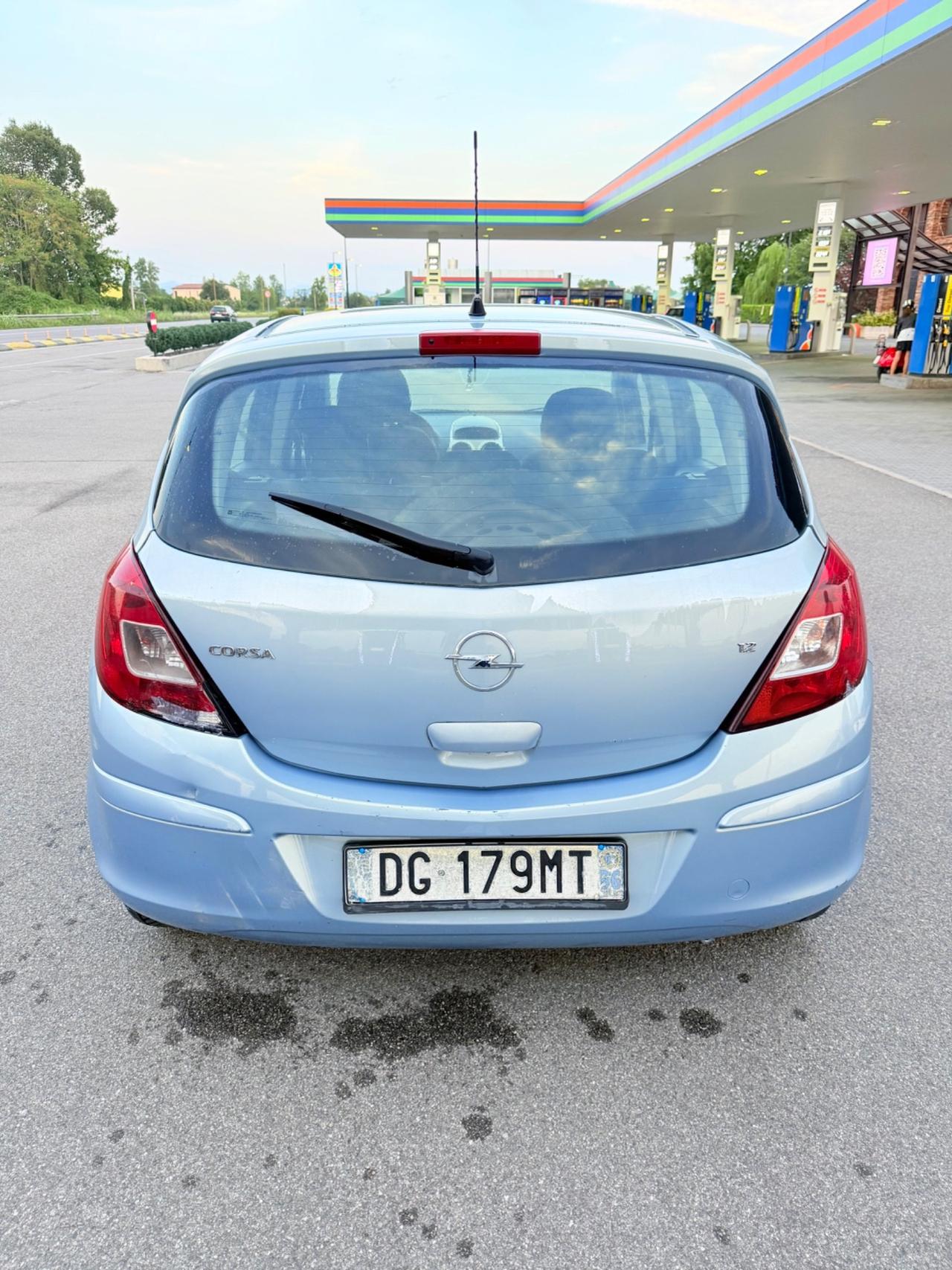 Opel Corsa 1.2 5 porte Cosmo
