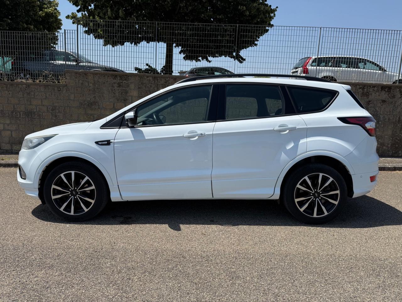 Ford Kuga 1.5 TDCI 120 CV S&S 2WD ST-Line