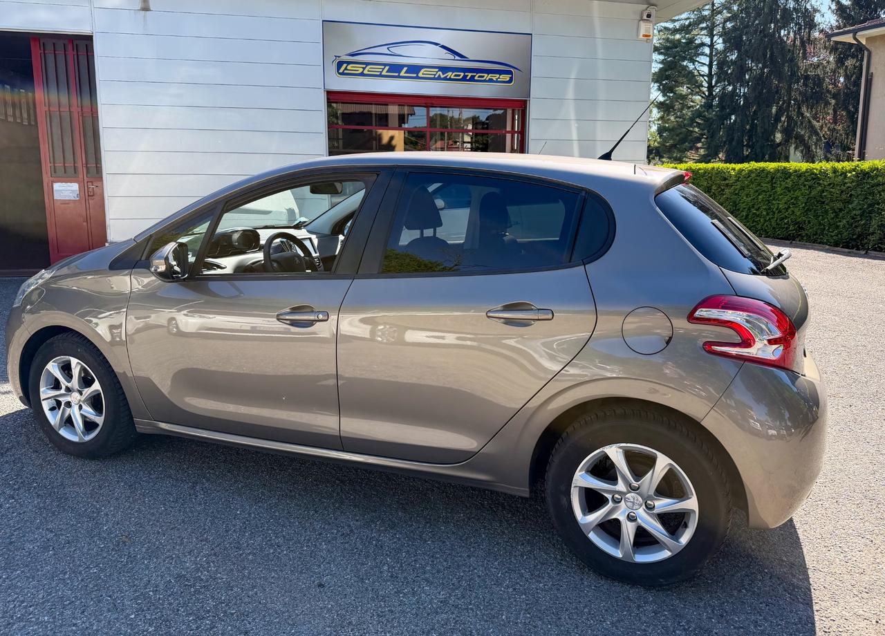 Peugeot 208 1.2 benzina MOTORE NUOVO