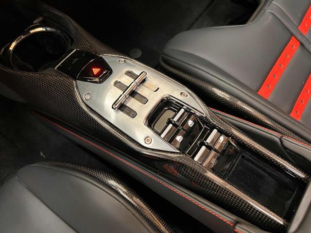 FERRARI SF90 Spider