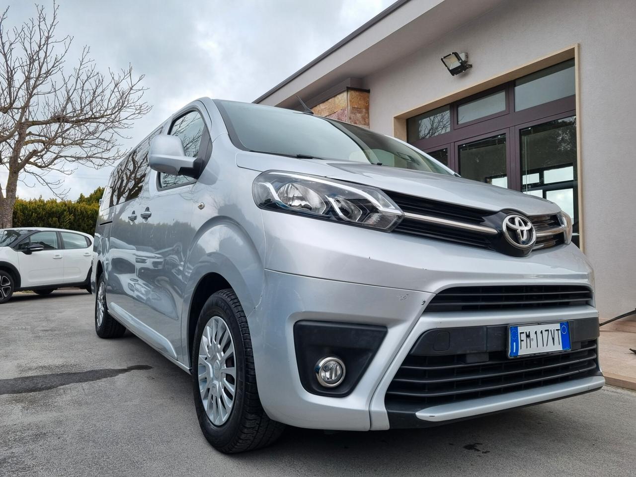 Toyota Proace Verso 1.4D STYLE disabili