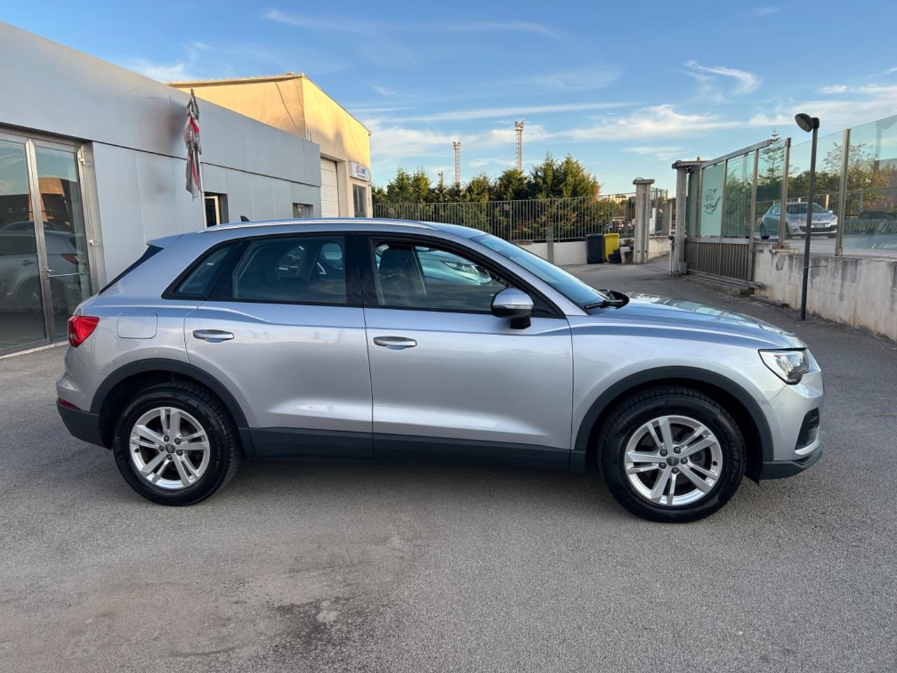 Audi Q3 35 TDI quattro Business