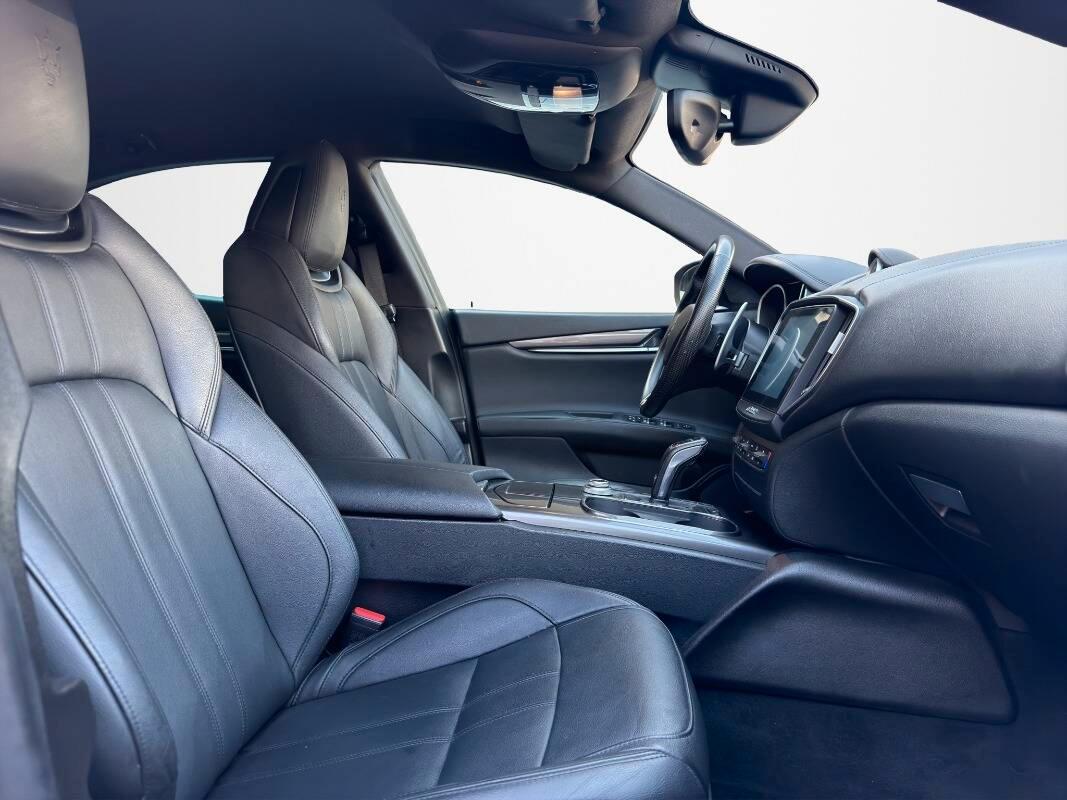 Maserati Ghibli 3.0 V6 ds Gransport Nerissimo 250cv auto my18