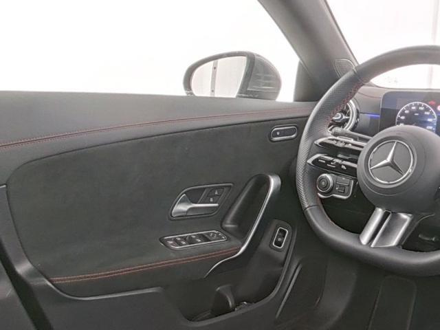 MERCEDES-BENZ CLA 200 Automatic AMG Line Advanced Plus