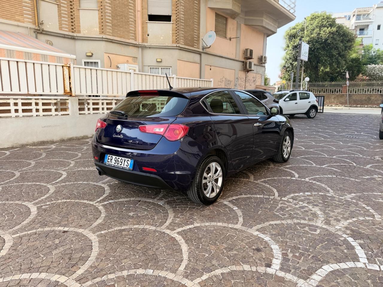 Alfa Romeo Giulietta 1.6 JTDm-2 105 CV Distinctive