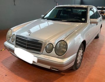 Mercedes-benz E 200 cat Classic w210