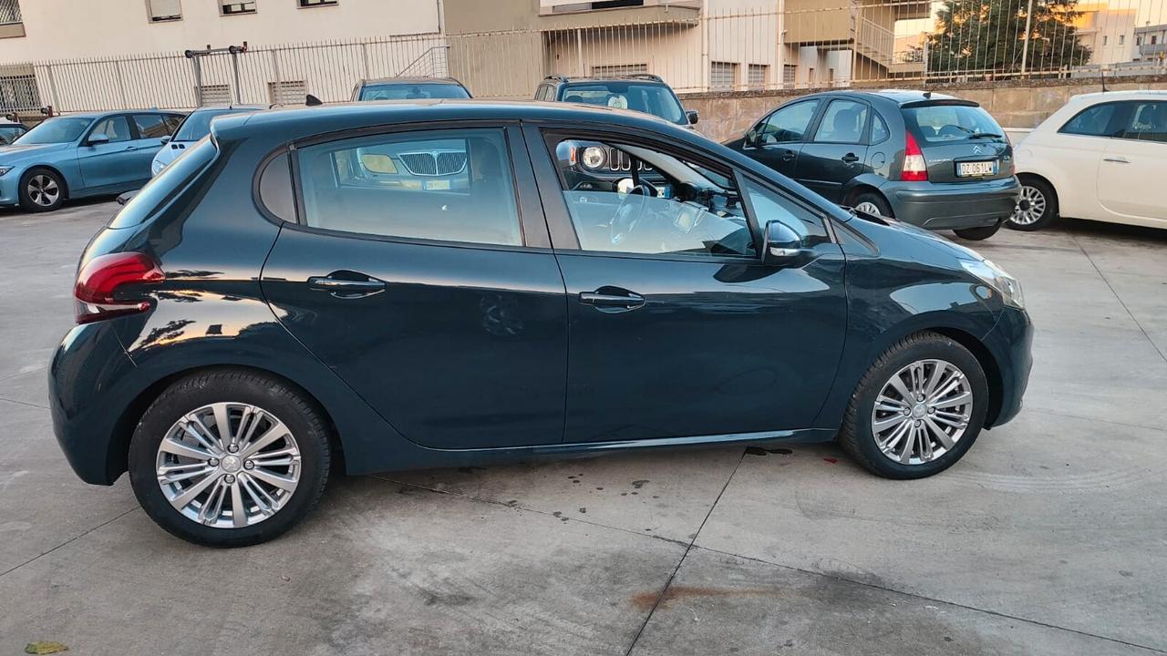 Peugeot 208 BlueHDi 75 5 porte Touch