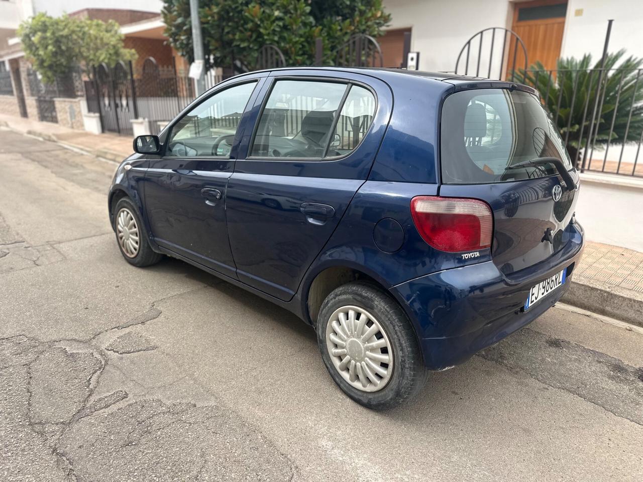 Toyota Yaris 1.0i 4 cilindri