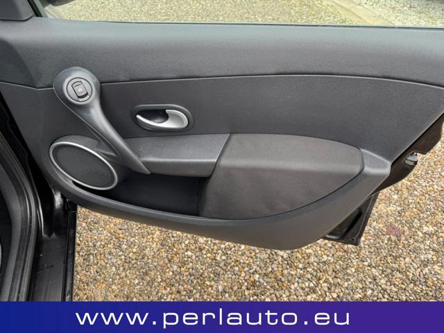 RENAULT Clio 1.2 16V 5 porte