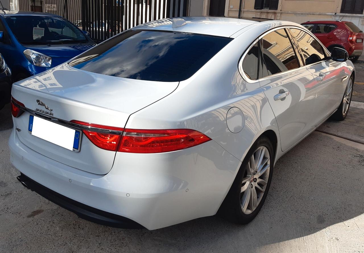 Jaguar XF 2.0 D 180 CV aut. Prestige Business