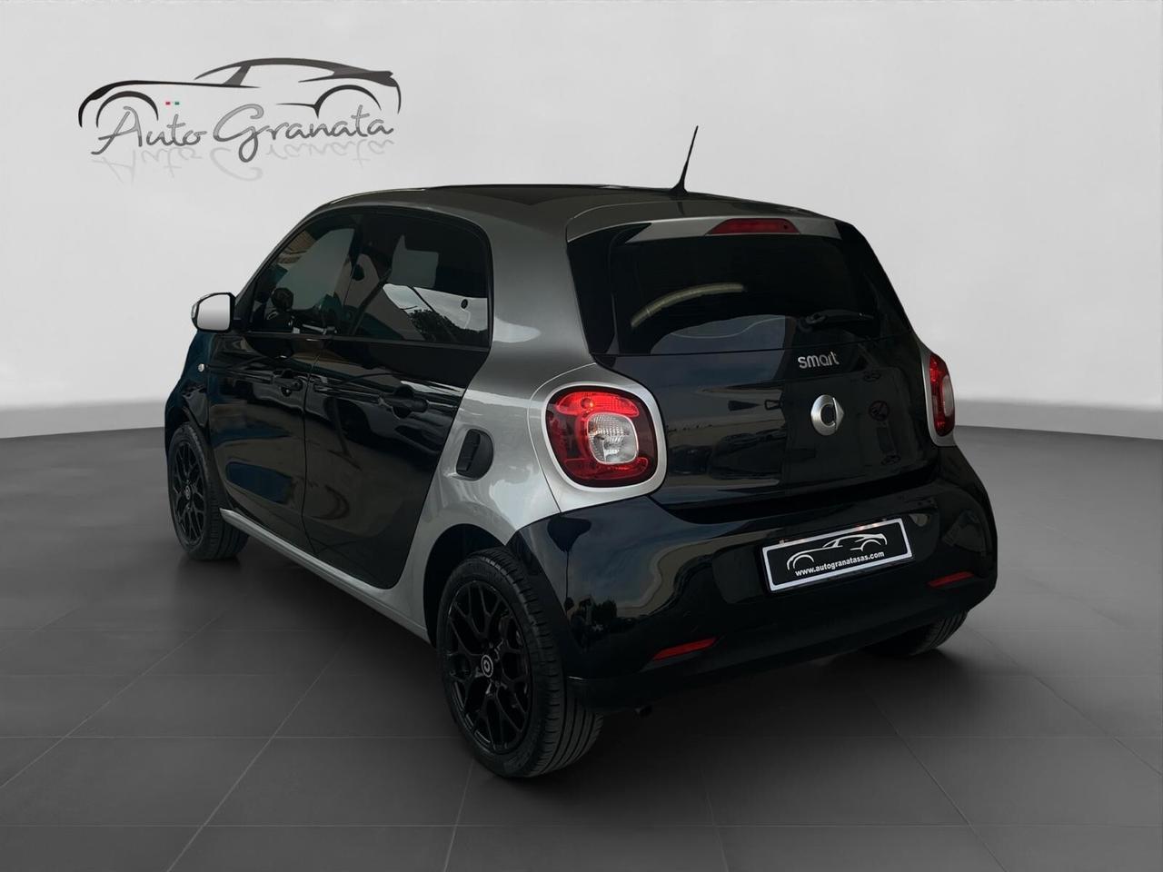 Smart ForFour 1.0 71cv Prime AUT. NEOPATENTATI SOLI 65.000KM!