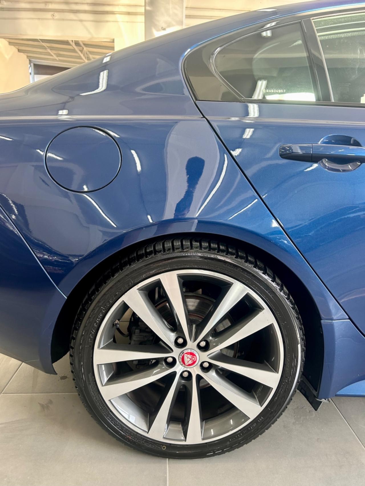 Jaguar XE 2.0 D Turbo 180CV R-Sport FINANZIABILE