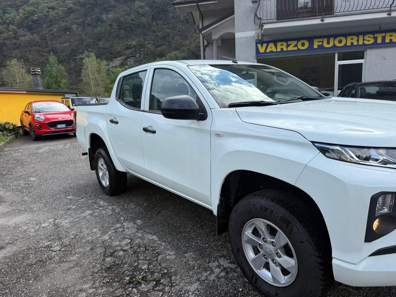 Mitsubishi L200 2.3 D Double Cab 4x4 Easy Select Invite Connect