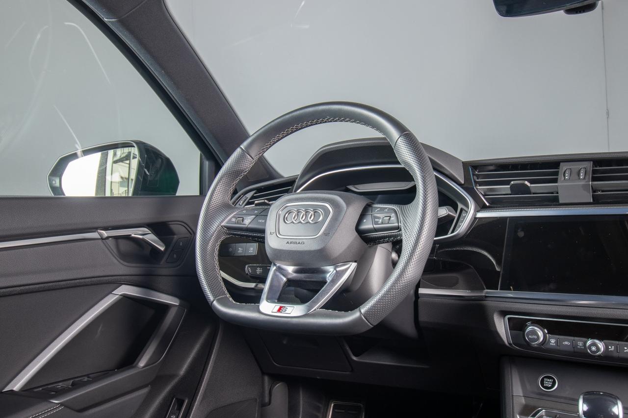 Audi Q3 Sb 35 Tdi 2.0 S-tronic S-line Black Line 150 Cv