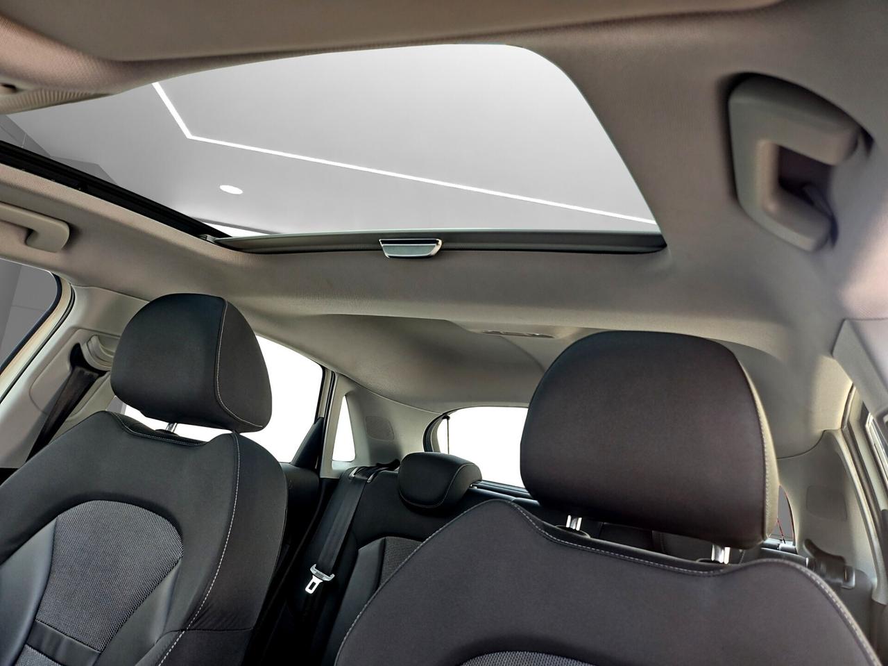 Audi A1 SPB 1.6 TDI 105 CV Ambition TETTO PANORAMICO 5 PORTE