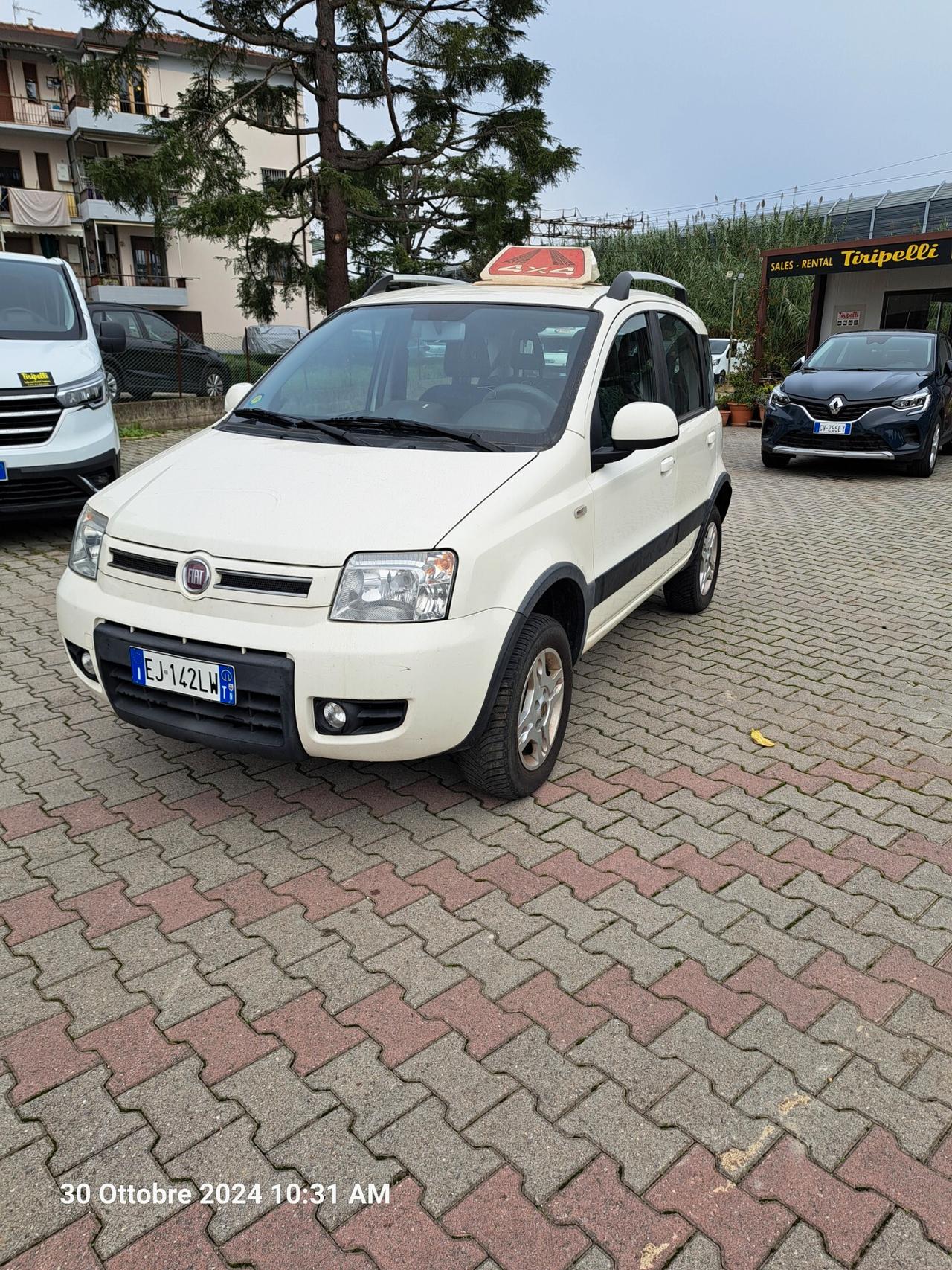 Fiat Panda 1.3 MJT 16V DPF 4x4 Climbing