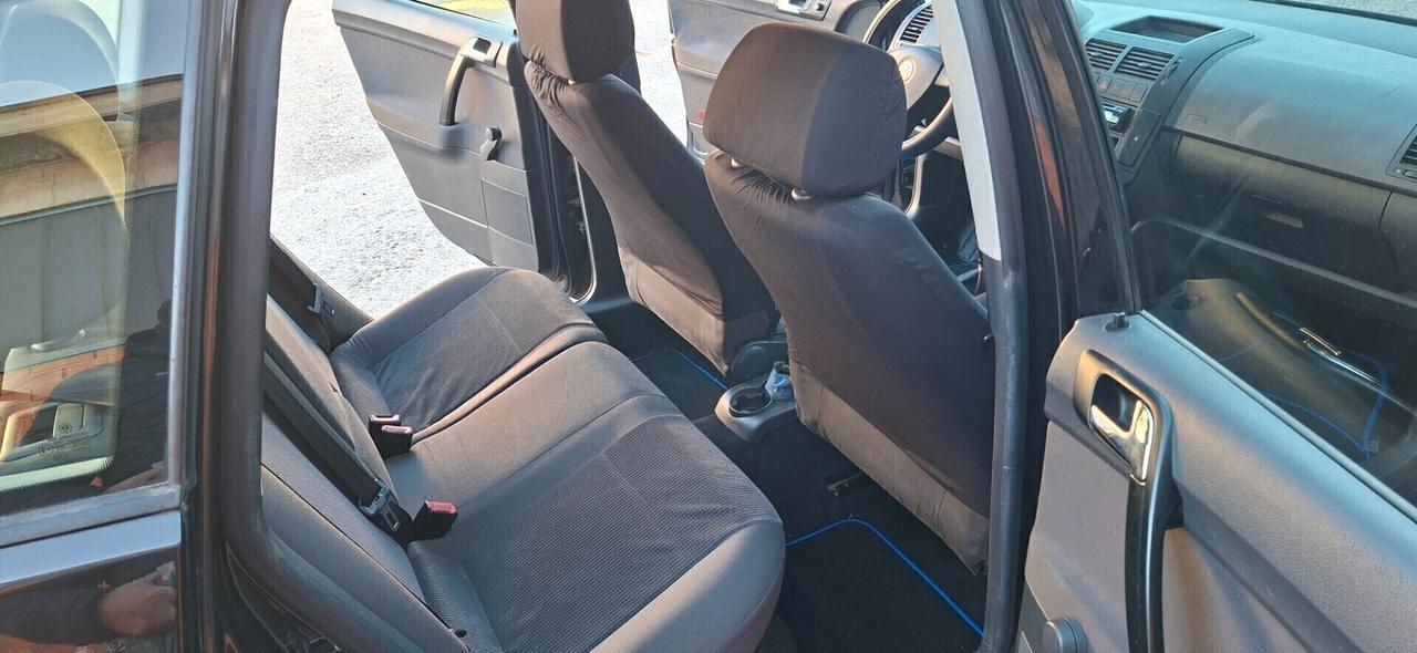 VOLKSWAGEN POLO 1.4 5P CONFORTILINE CON GPL DI SERIE